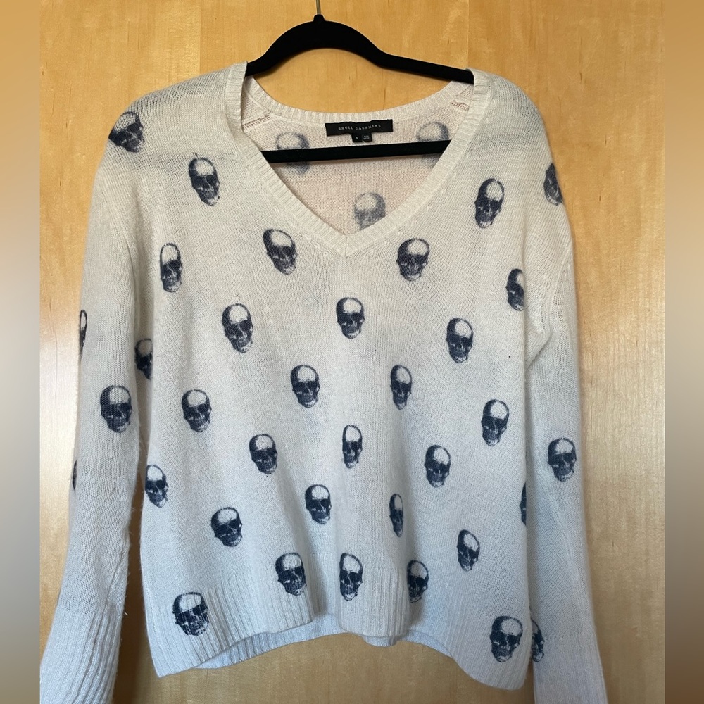 Skull Cashmere cream and black sweater size small